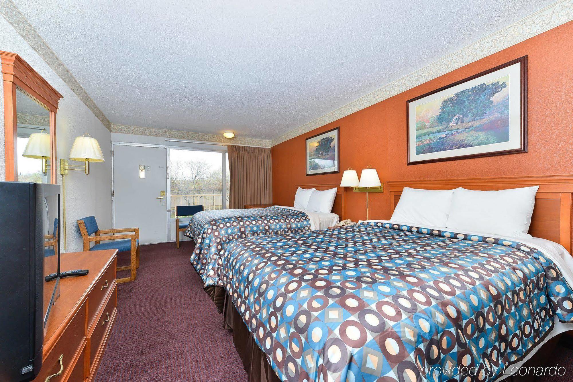 Motel Red Roof East 2*